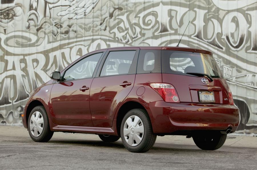  Scion xA 2006 года  (фото 19 из 21)